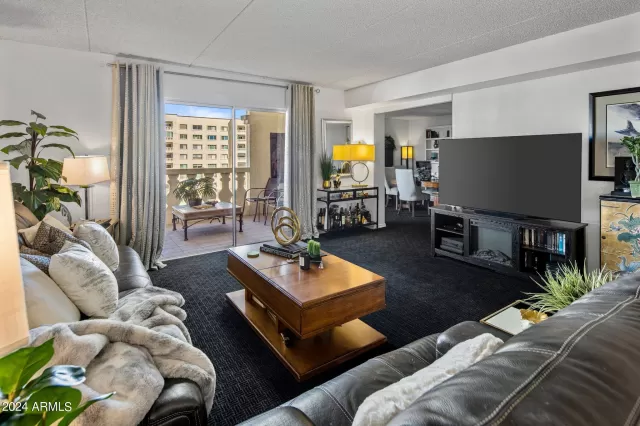 MLS: 6650075 Condo For Sale
