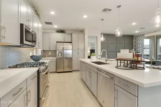 Photo #4: 6650125 Listing