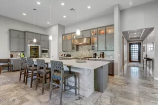 Photo #6: 6650679 Listing 