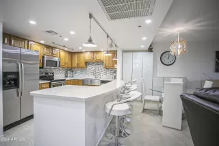 Photo #5: 6650789 Listing 