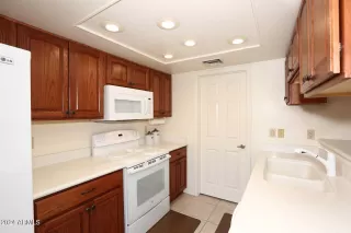 Photo #6: 6651055 Listing