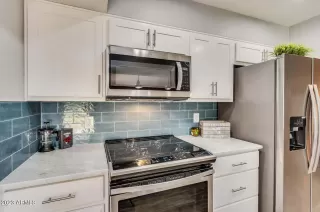 Photo #3: 6651291 Listing