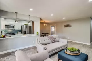Photo #6: 6651291 Listing