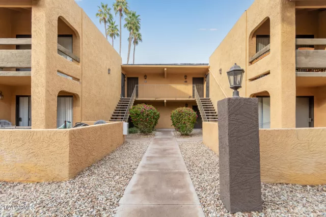 MLS: 6651394 Condo For Sale