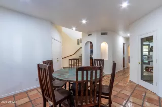 Photo #4: 6651502 Listing