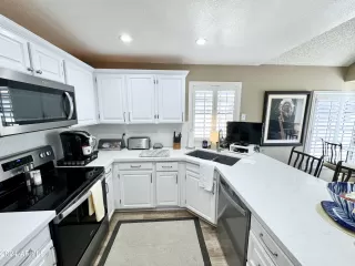 Photo #3: 6651749 Listing