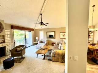 Photo #6: 6651749 Listing