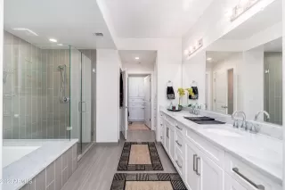 Photo #4: 6651969 Listing