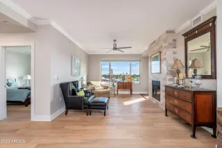 Photo #5: 6651969 Listing
