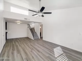 Photo #5: 6651994 Listing