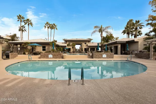 MLS: 6652013 Condo For Sale