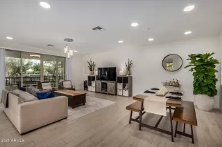 Photo #2: 6652128 Listing