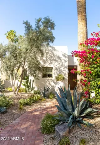 Photo #1: 6652197 Listing