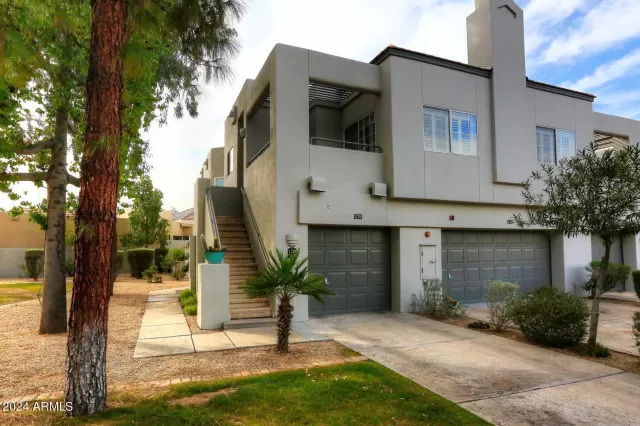 MLS: 6652253 Condo For Sale