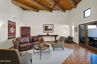 Photo #4: 6652407 Listing