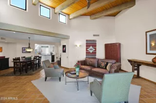 Photo #5: 6652407 Listing