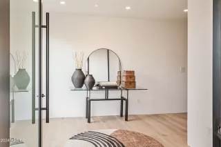 Photo #2: 6653356 Listing