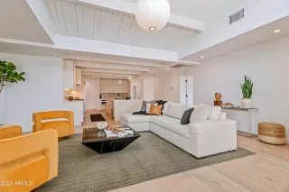 Photo #4: 6653356 Listing