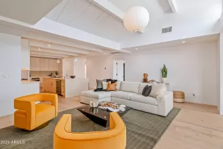 Photo #5: 6653356 Listing