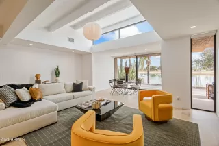 Photo #6: 6653356 Listing