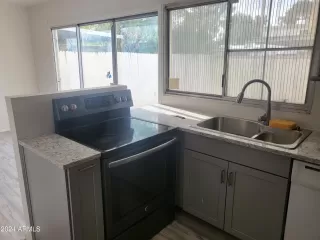 Photo #5: 6653363 Listing