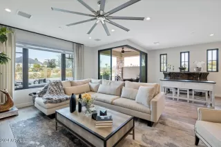 Photo #2: 6653404 Listing