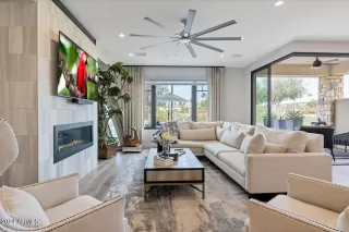 Photo #3: 6653404 Listing