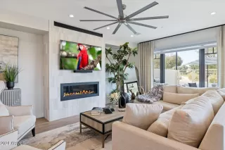 Photo #4: 6653404 Listing