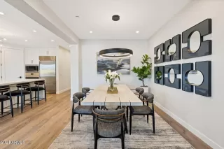 Photo #6: 6653404 Listing