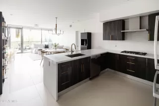 Photo #3: 6653572 Listing