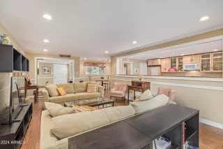 Photo #4: 6653778 Listing