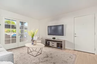 Photo #2: 6653868 Listing