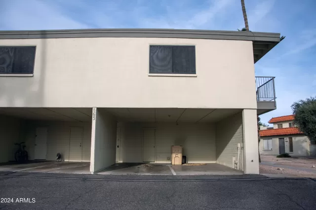 MLS: 6653879 Condo For Sale