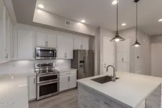 Photo #2: 6654055 Listing