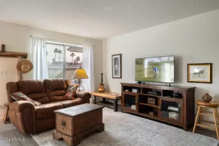 Photo #2: 6654137 Listing