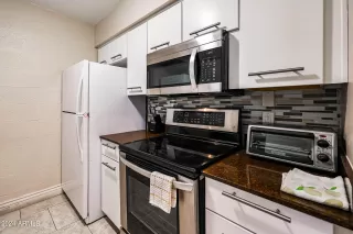 Photo #6: 6654258 Listing