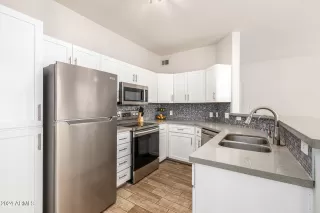 Photo #6: 6654619 Listing 