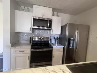 Photo #3: 6654721 Listing