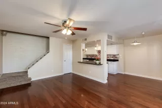 Photo #4: 6654795 Listing