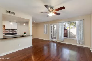 Photo #5: 6654795 Listing