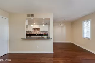 Photo #6: 6654795 Listing