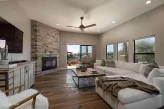 Photo #4: 6654963 Listing
