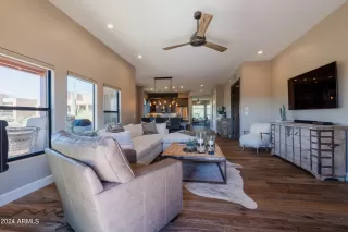 Photo #5: 6654963 Listing