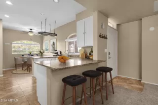 Photo #6: 6655031 Listing