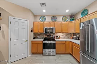 Photo #5: 6655123 Listing 