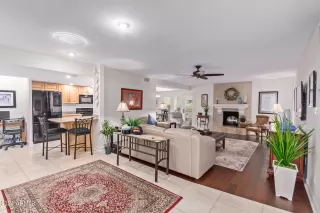 Photo #4: 6655379 Listing