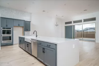 Photo #2: 6655426 Listing