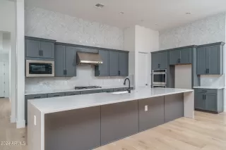 Photo #4: 6655426 Listing