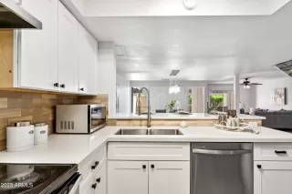Photo #4: 6655439 Listing