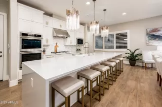 Photo #2: 6655562 Listing